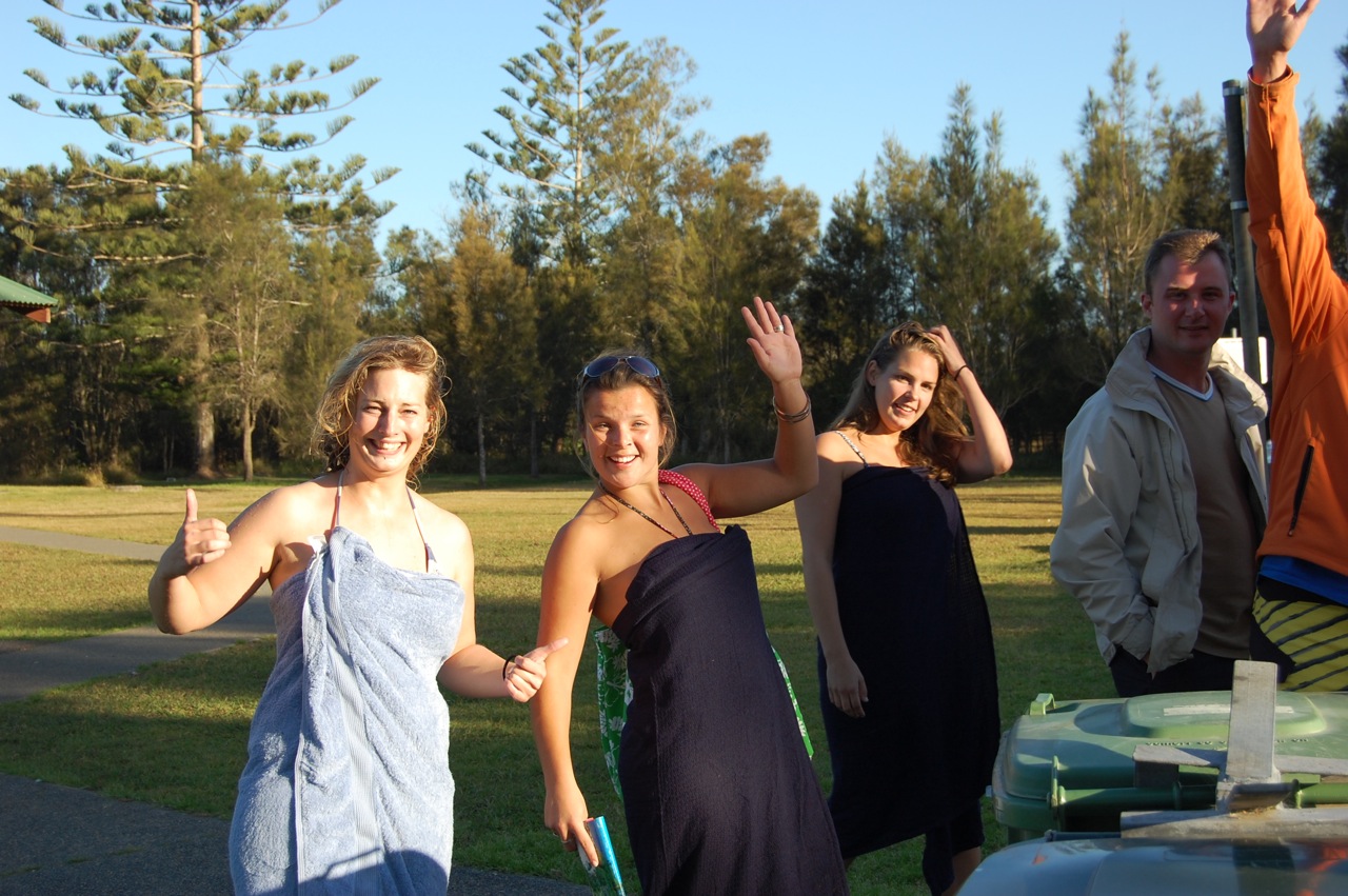 DSC_0603 Oboževalke vsepovsod.