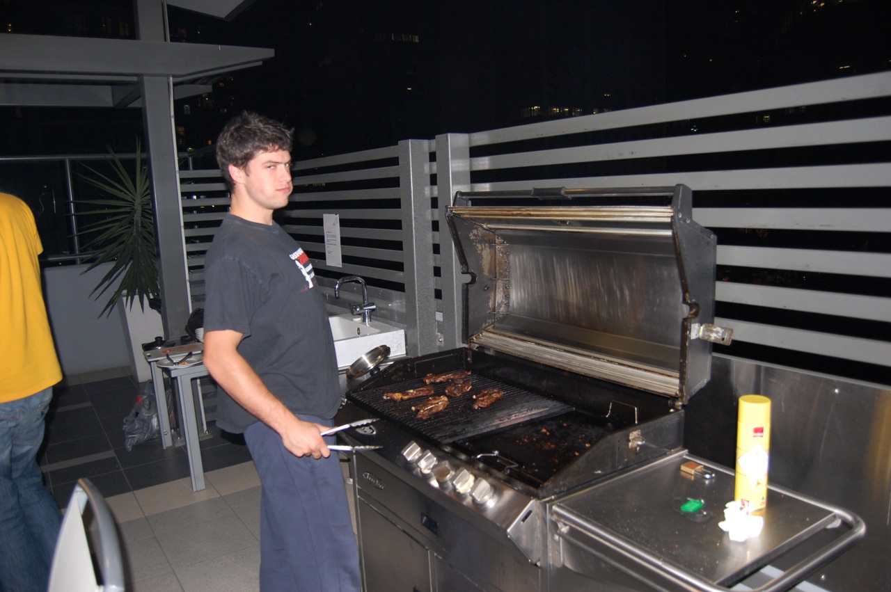 Poje več kot speče.